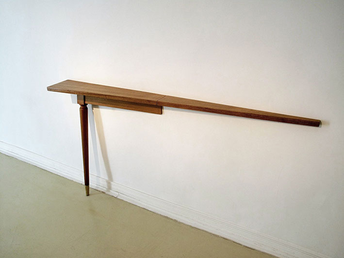 Mesa absorta